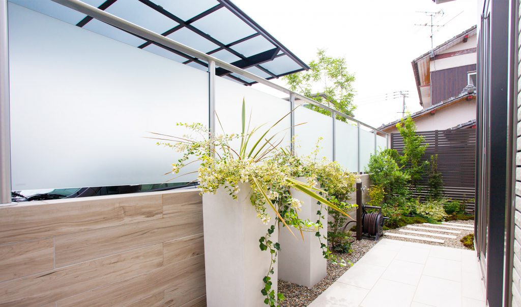 庭をフェンスでおしゃれに魅せる3つの方法 福岡のエクステリア 外構 ガーデン工事専門 カエデスタイル