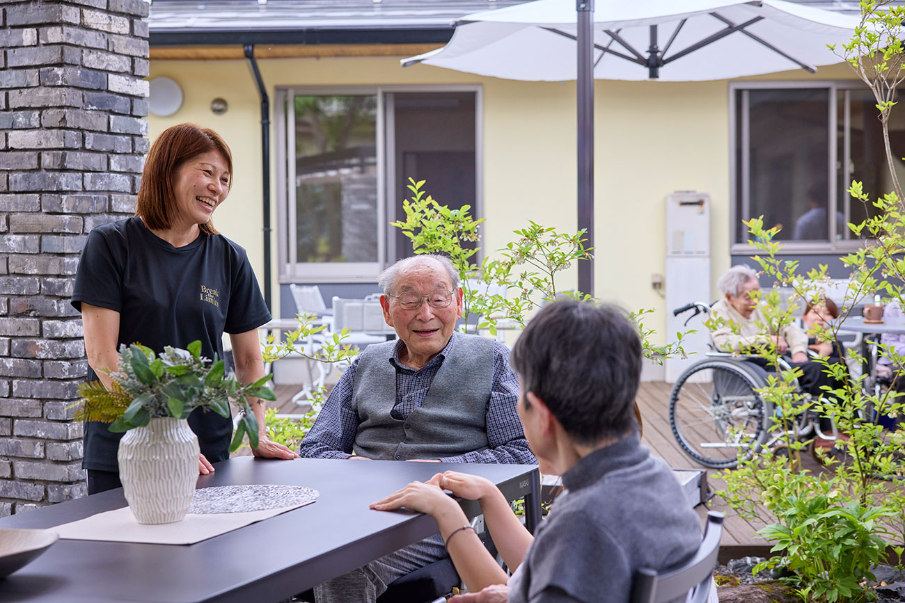 介護施設の中庭リフォーム